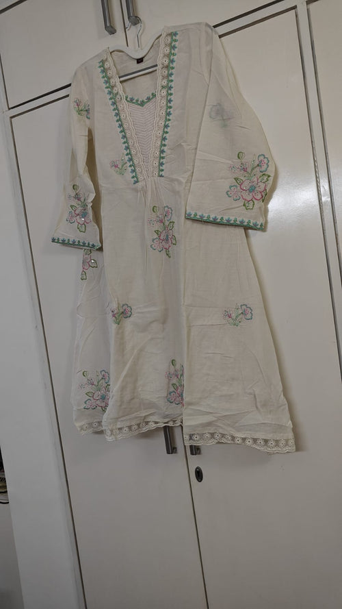 Cream Embroidered Kurta Set, cream