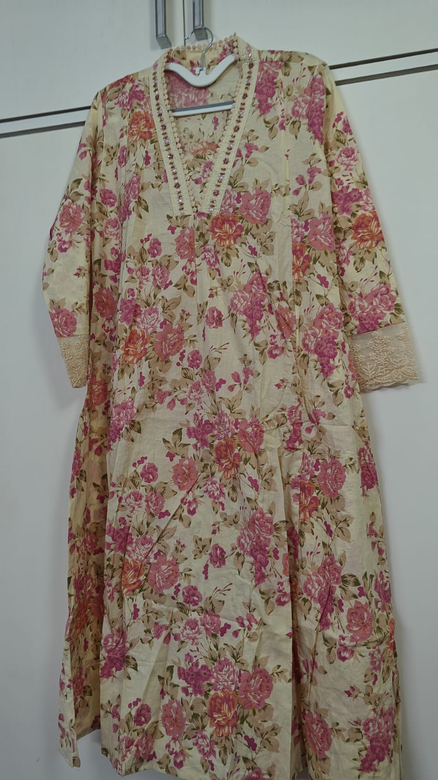 Cream Rose Print Kurta Set, beige