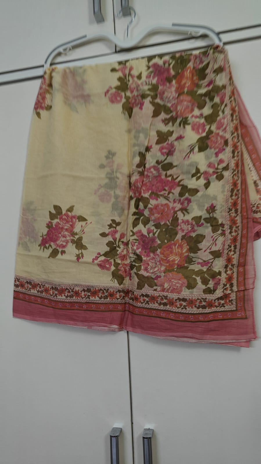 Cream Rose Print Kurta Set, beige - view 3