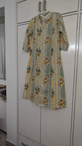 Cream Striped Floral Kurta Set, cream