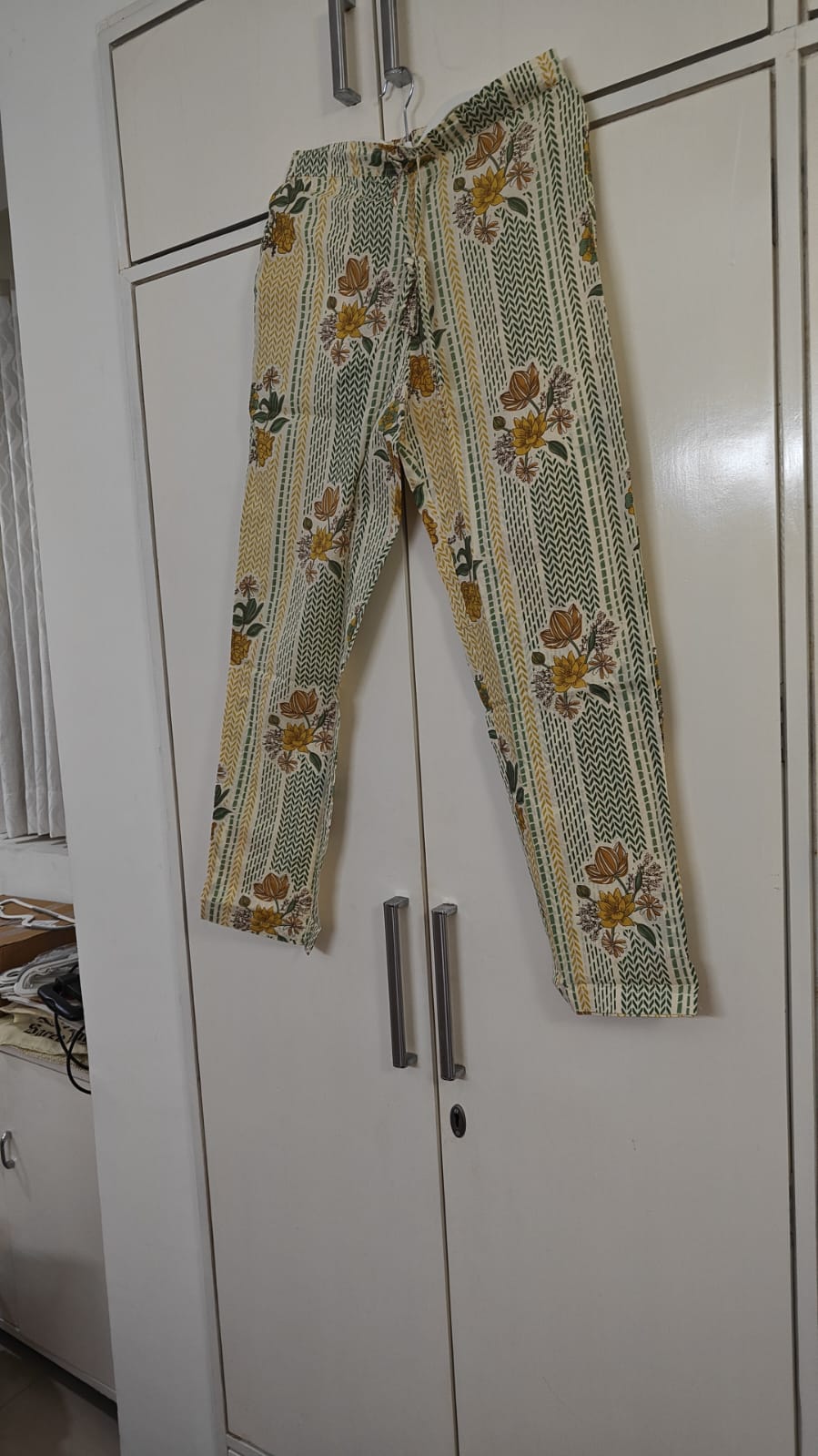 Cream Striped Floral Kurta Set, cream - view 2