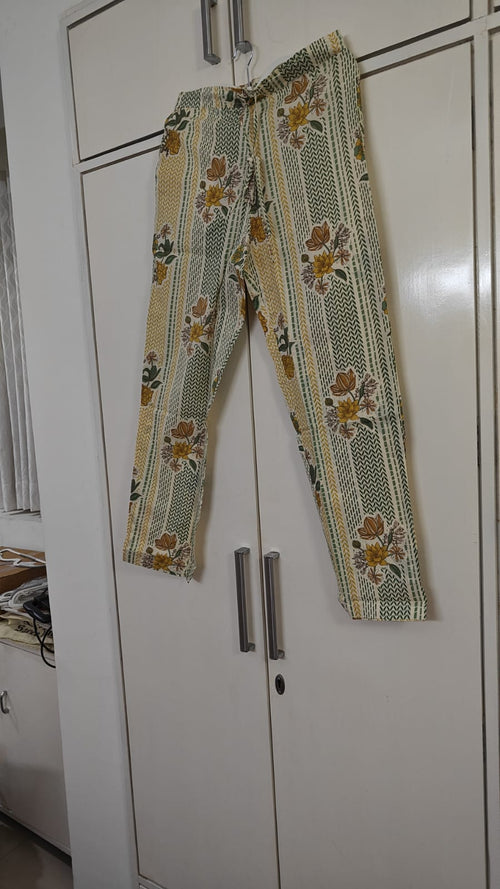 Cream Striped Floral Kurta Set, cream - view 2