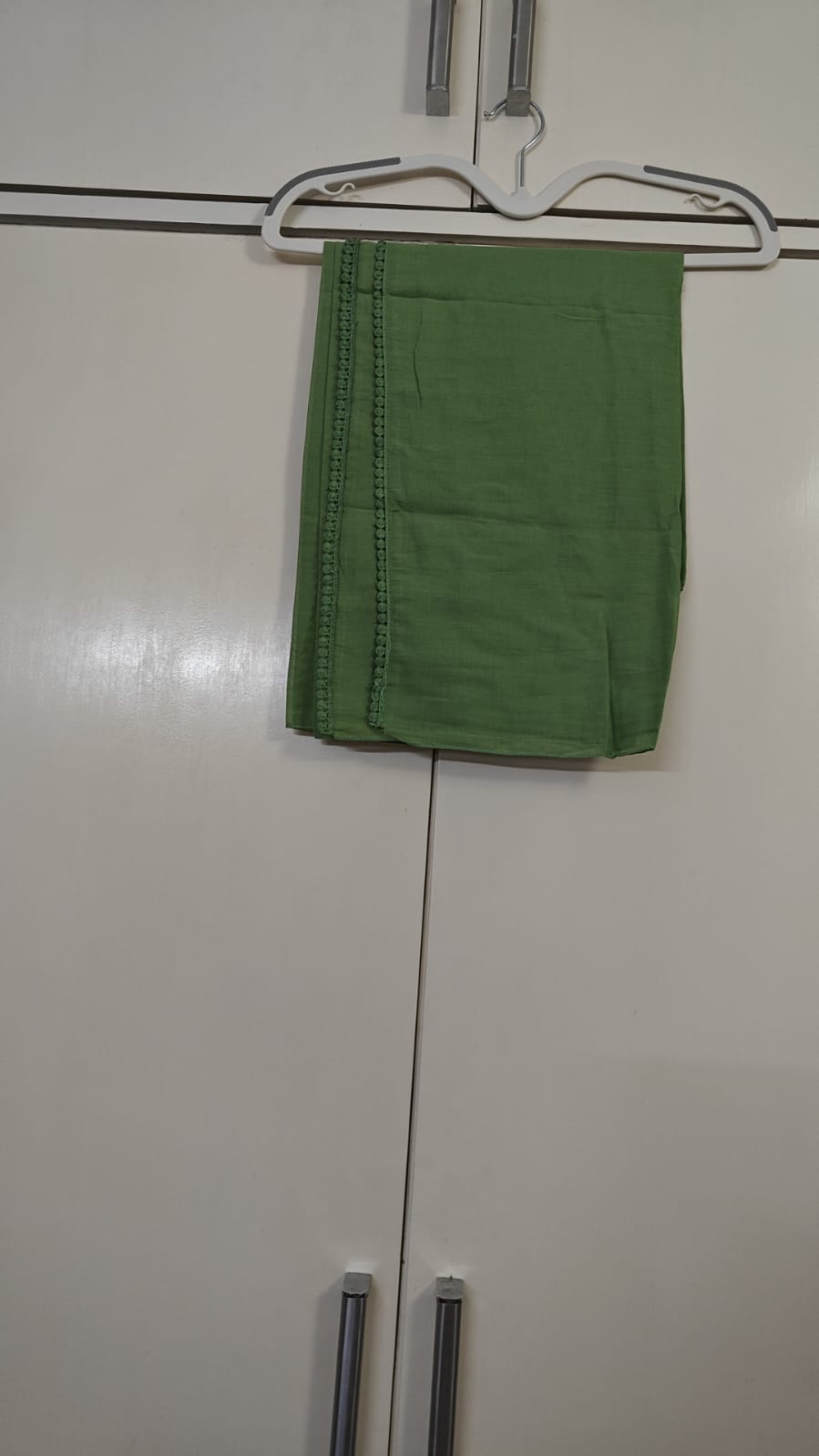 Green Embroidered Neck Kurta Set, green - view 3