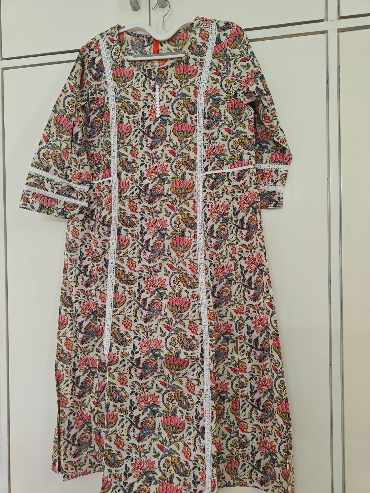 Grey Floral Print Kurti with Lace Trim, grey