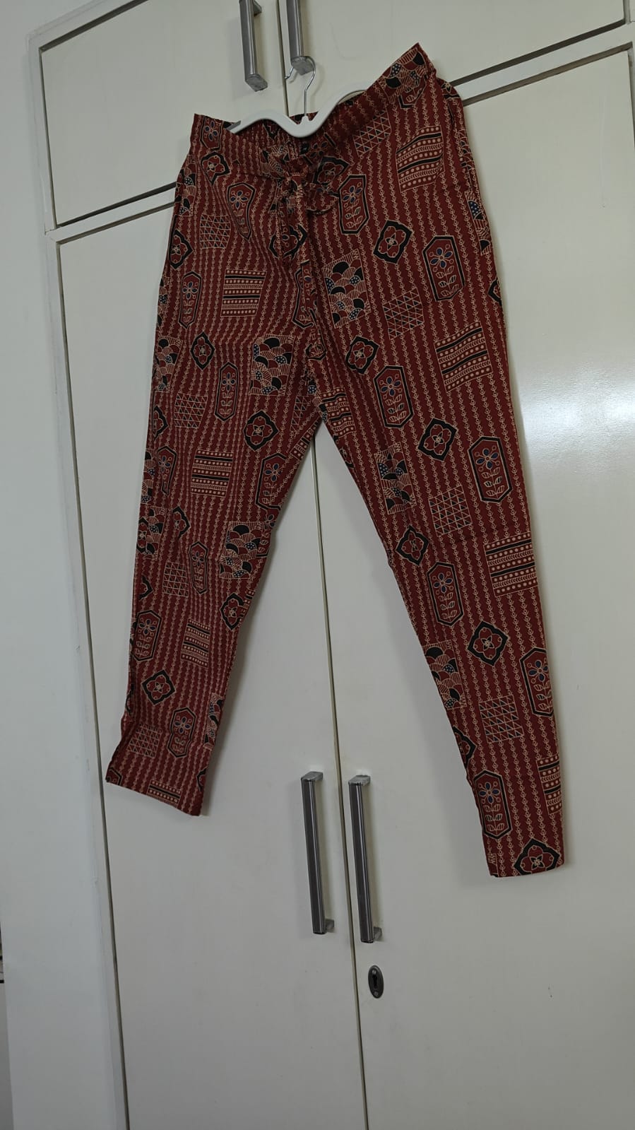 Maroon Striped Print Kurta Set, red - view 2