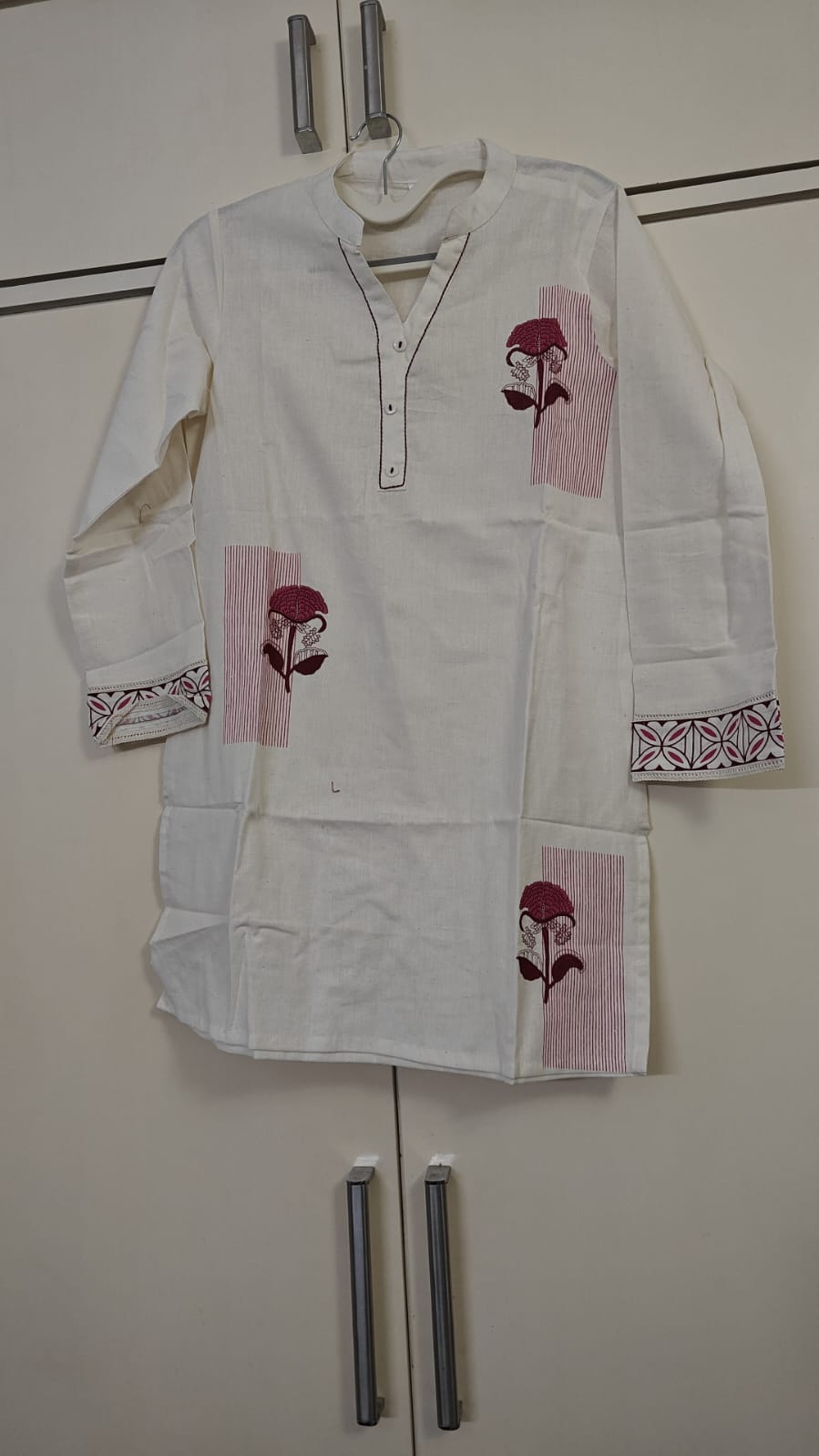 Off-White Rose Placement Kurta, ivory