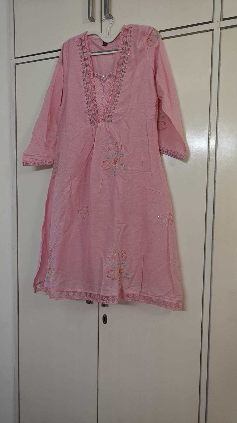 Pink Embroidered Kurta Set, pink