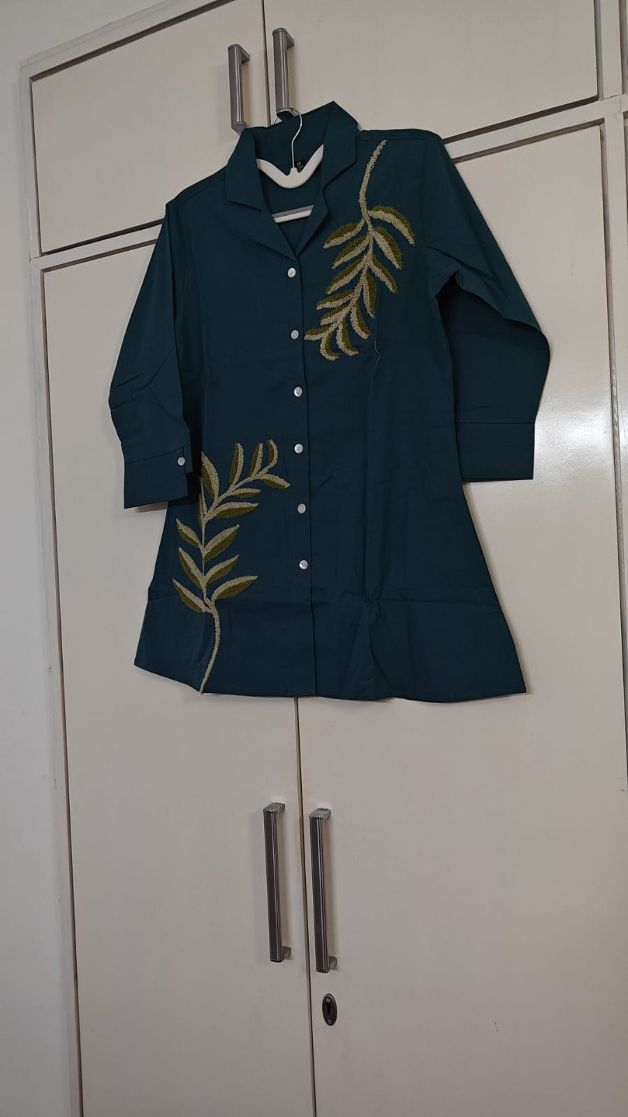 Teal Vine Embroidered Kurta Set, green
