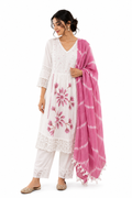 White Floral Applique Kurta Set with Tie-Dye Dupatta, white