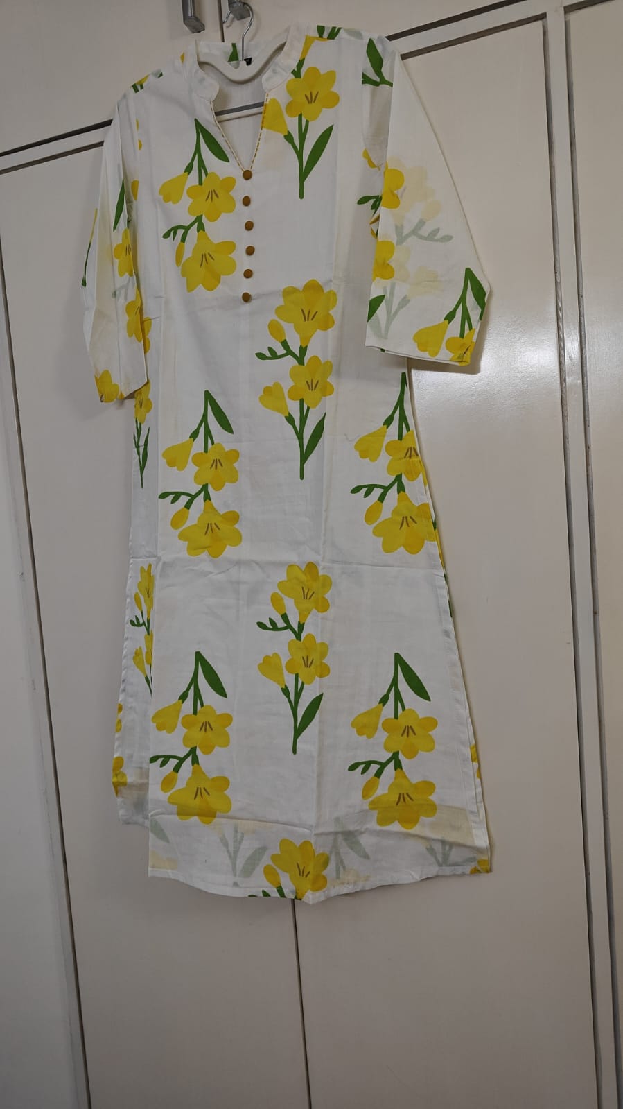 White & Yellow Daisy Print Kurta Set, yellow