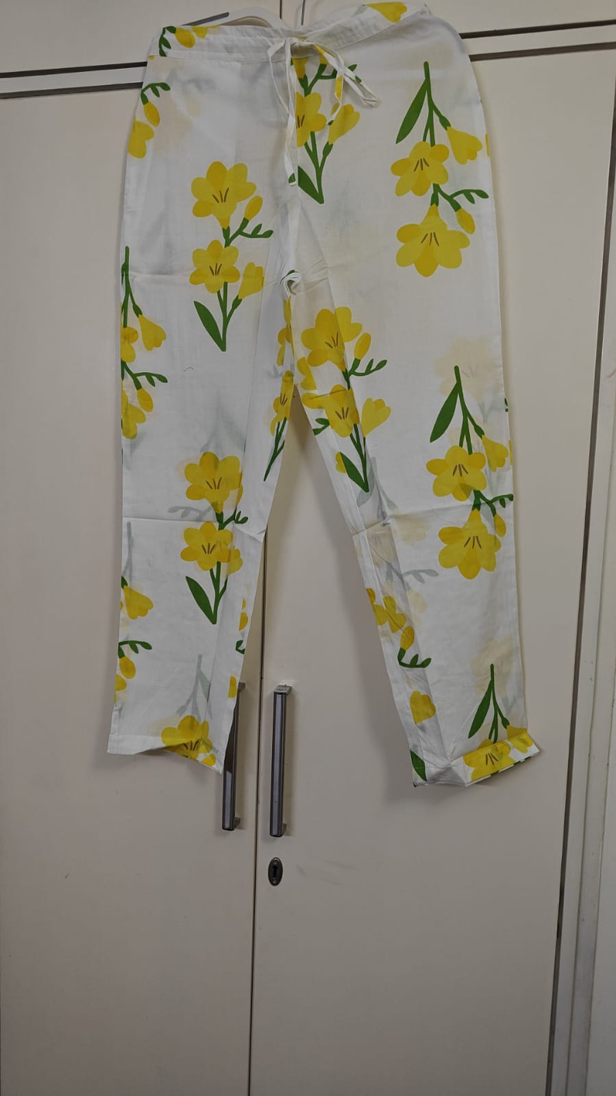 White & Yellow Daisy Print Kurta Set, yellow - view 2